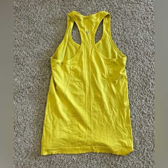 Lululemon Swiftly Tech Racerback Tank Top Women's Yellow Size 6 Mesh Run Gym - Picture 2 of 6